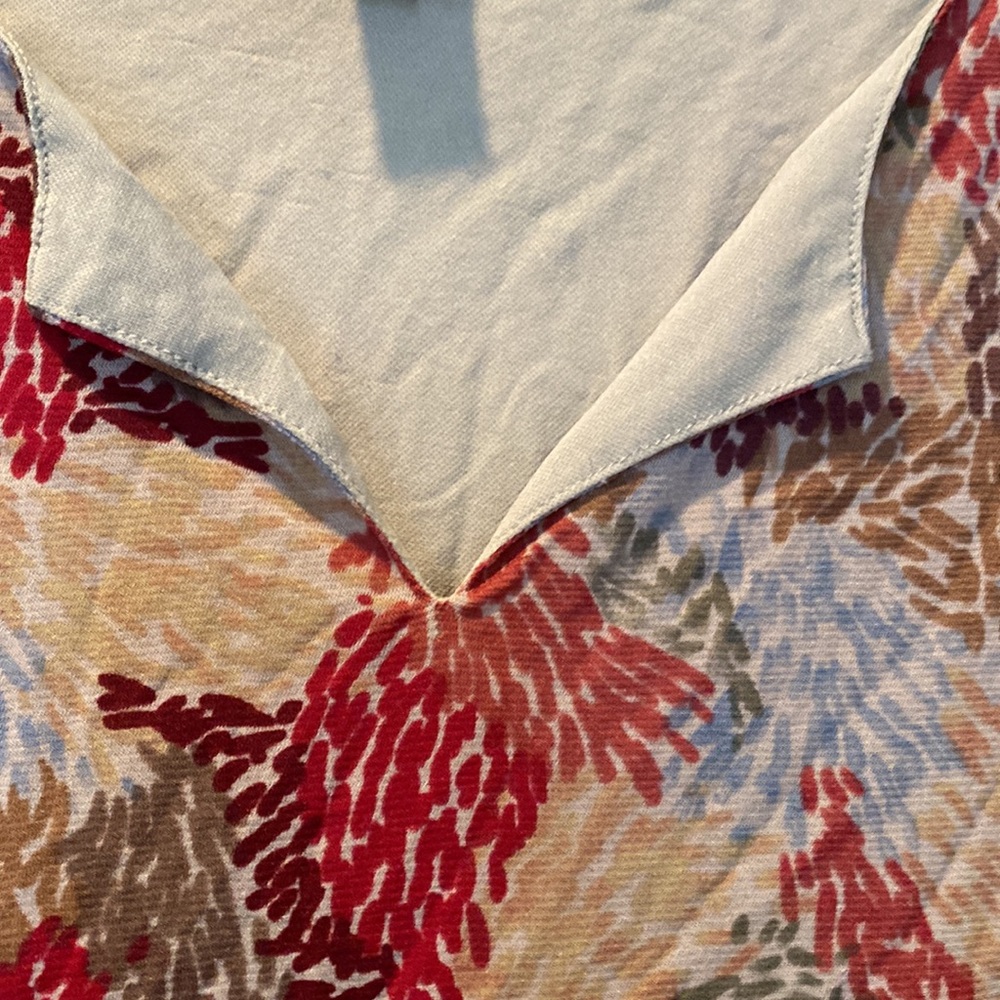 Patterned Split Neck Tunic With Curled Edge - image 4